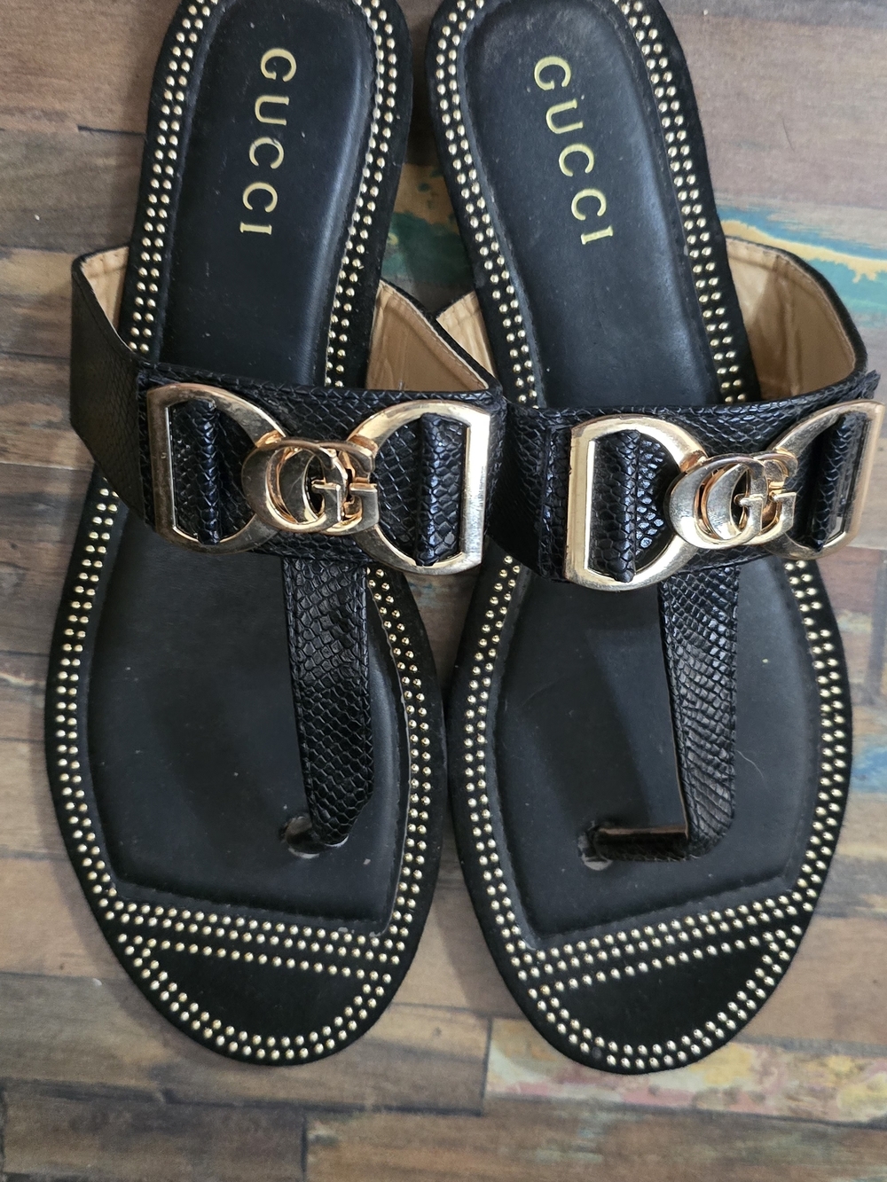 Gucci Black Leather Thong Sandals with Gold Double G Detail